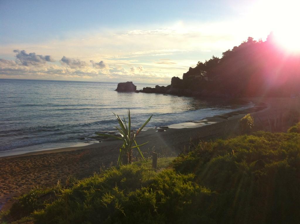 Menigos Resort House Agios Gordios  Luaran gambar
