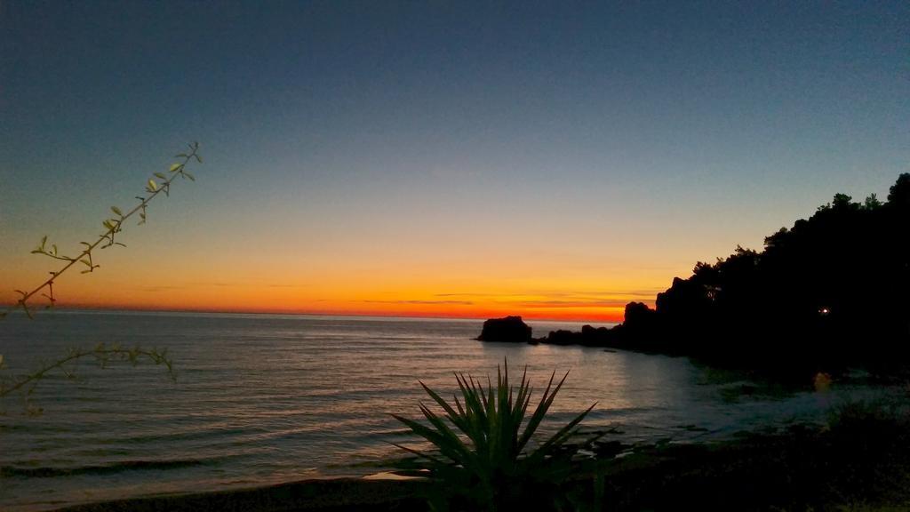 Menigos Resort House Agios Gordios  Luaran gambar