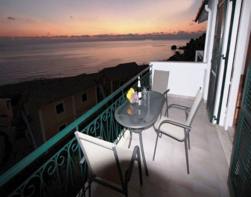 Menigos Resort House Agios Gordios  Luaran gambar